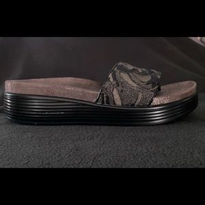 Donald Pliner womens Fifi style sandal